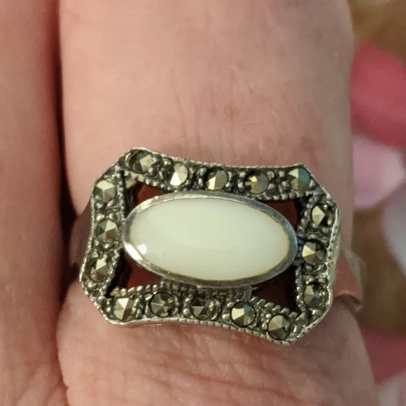 GORGEOUS Antique/Vintage 1950's Sterling Silver Ring with Real Diamonds - Picture 13 of 16